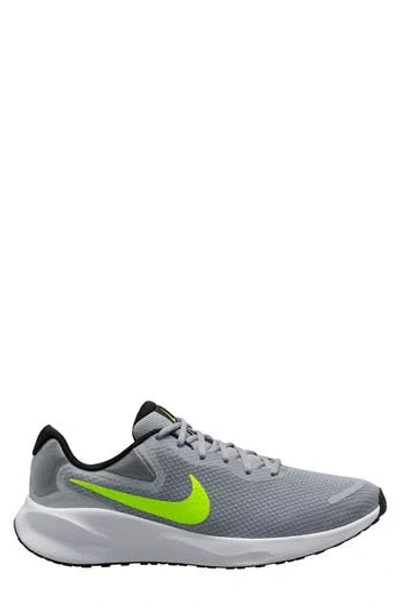 NIKE NIKE REVOLUTION 7 ROAD RUNNING SNEAKER