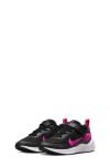 Nike Revolution 7 Sneaker In Black