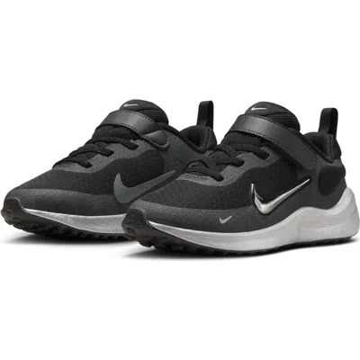 Nike Revolution 7 Sneaker In Black/silver/anthracite