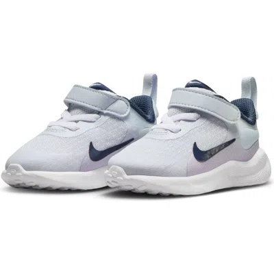 Nike Revolution 7 Sneaker In Grey/midnight Navy/lilac