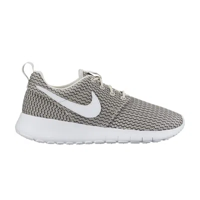 Pre-owned Nike Roshe One Gs 'light Bone' | White | Kid's Size 7