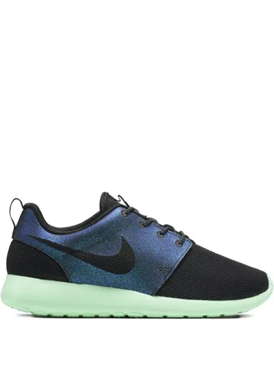 Nike Roshe One Sneakers In Black