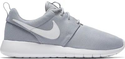 Pre-owned Nike Roshe One Sneakers In Wolf Grey/white