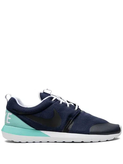 Nike Rosherun Nm W Sp Sneakers In Blau