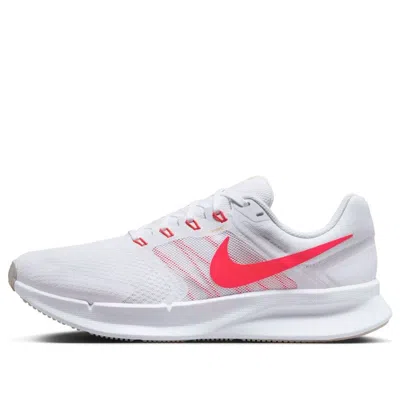 NIKE NIKE RUN SWIFT 3 'WHITE BRIGHT CRIMSON'