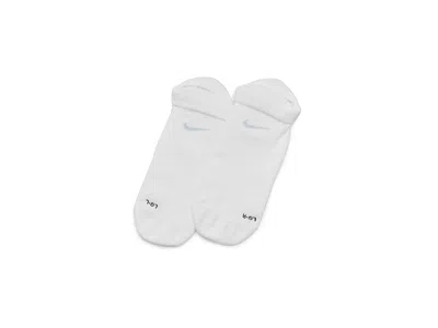 Nike Running Lightweight No Show Socks (1 Pair) Athletic Shoes White/black/pure Platinum: Sm (us 4-6 Big  In Multi