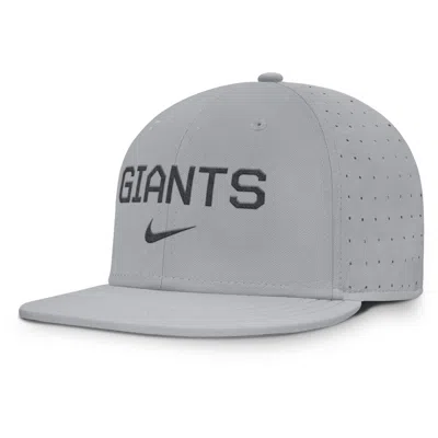Nike San Francisco Giants True Menâs  Men's Aerobill Mlb Fitted Hat In Gray