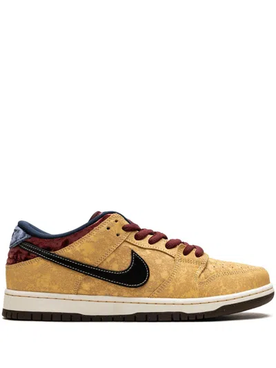 Nike Sb Dunk "city Of Cinema" Sneakers In Braun