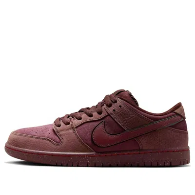 NIKE NIKE SB DUNK LOW 'CITY OF LOVE - BURGUNDY'