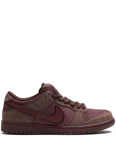 Nike Sb Dunk Low "city Of Love" Sneakers In Red