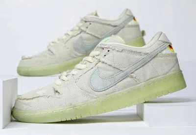 Pre-owned Nike Sb Dunk Low Mummy Glow In The Dark Dm0774-111 Men Us 6 - 12