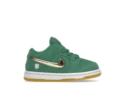 Pre-owned Nike Sb Dunk Low Pro St. Patrick's Day (2022) Sneakers In Green/metallic Gold/white