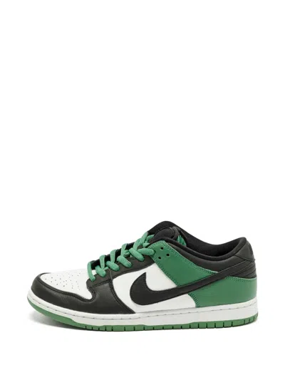 Pre-owned Nike Sb Dunk Low Sneakers In Black