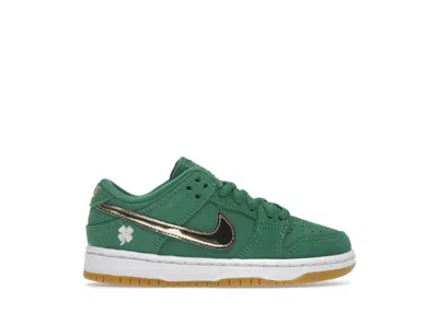 Pre-owned Nike Sb Dunk Low St. Patrick's Day (2022) Sneakers In Green/metallic Gold/white