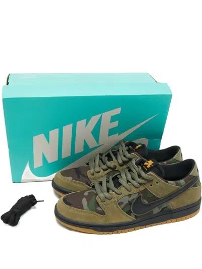 Pre-owned Nike Sb Dunk Suede Camouflage Sneakers In Green