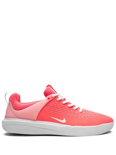 Nike Sb Zoom Nyjah 3 "hot Punch" Sneakers In Pink