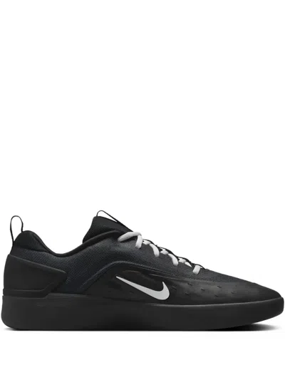Nike Sb Zoom Nyjah 4 Low-top Sneakers In Black