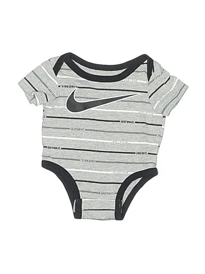 Pre-owned Nike Kids' Short Sleeve Onesie In Gray