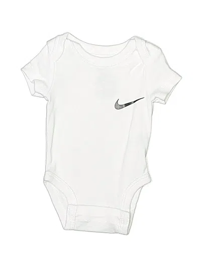 Pre-owned Nike Babies' Short Sleeve Onesie In White