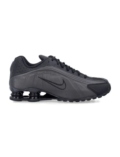 Nike Shox R4 In Black