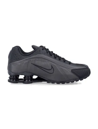 NIKE NIKE SHOX R4