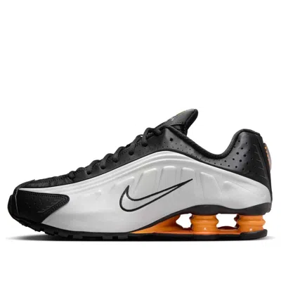 NIKE NIKE SHOX R4 'BLACK VAST GREY BRIGHT MANDARIN'