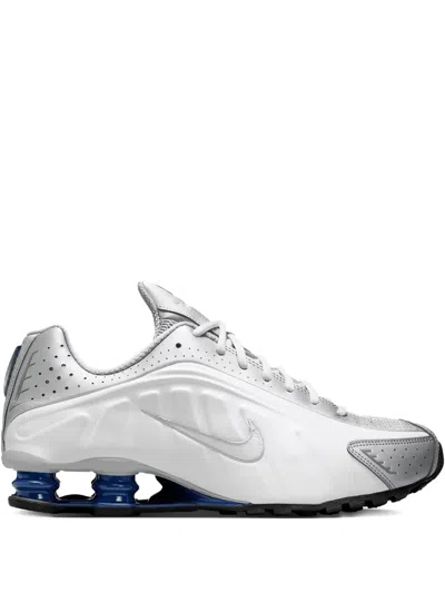 NIKE SHOX R4 LOW-TOP TRAINERS