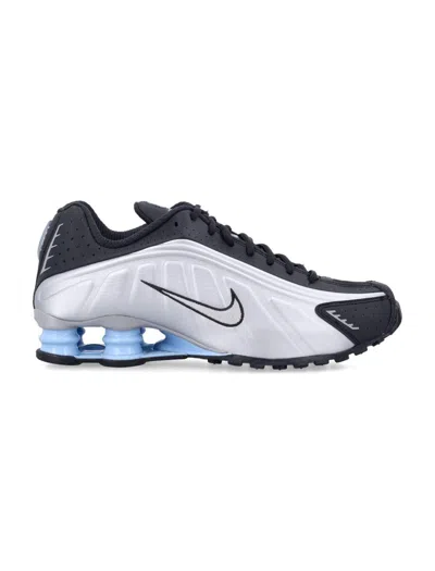 Nike Shox R4 In Metallic Silver Black