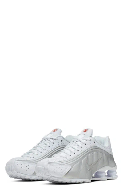 Nike Wave Effect Low Top Sneakers In White Metallic Silver
