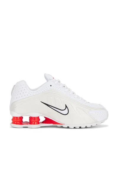 NIKE SHOX R4 SNEAKER