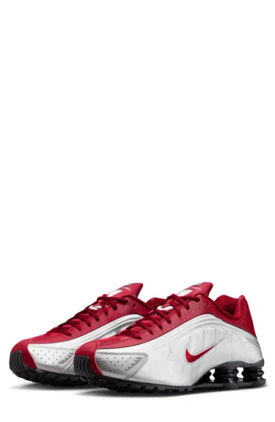 NIKE NIKE SHOX R4 SNEAKER