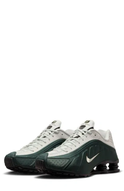 Nike Shox R4 Lace-up Sneakers In Green