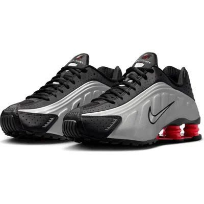 NIKE NIKE SHOX R4 SNEAKER
