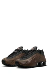 Nike Shox R4 Sneaker In Off Noir/off Noir/ironstone