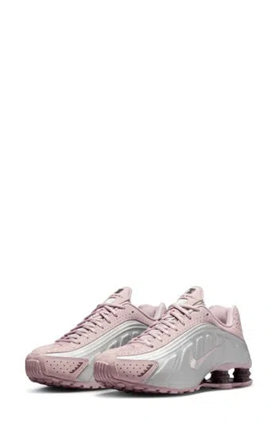 Nike Shox R4 Sneaker In Particle Rose/ Silver/ Tattoo