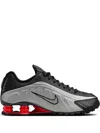 Nike Shox R4 Sneakers Contrast Sole In Black