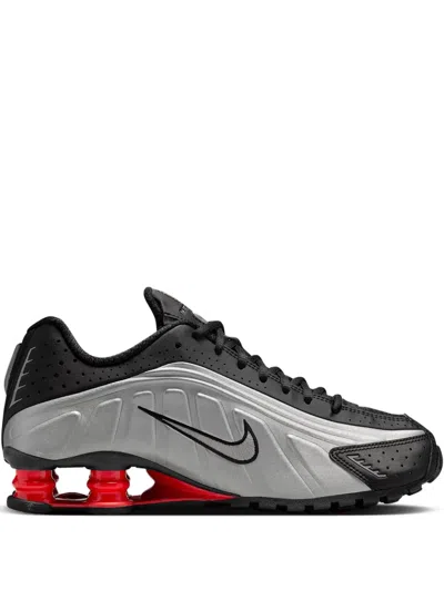 Nike Shox R4 Sneakers Contrast Sole In Multi