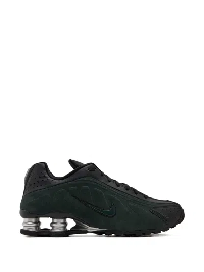 Nike Shox R4 Sneakers In Black