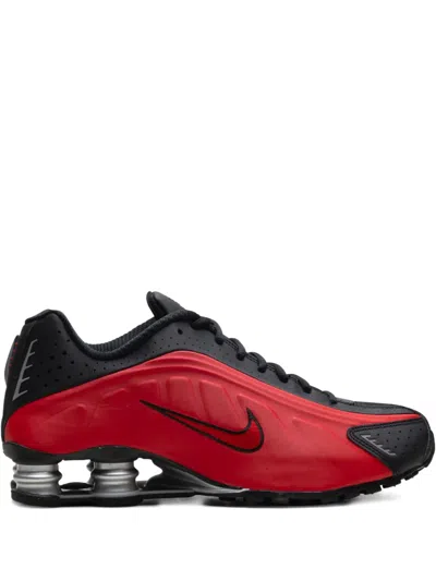 Nike Shox R4 Sneaker In Red