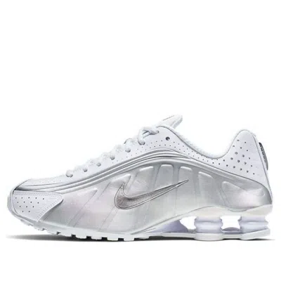 NIKE NIKE SHOX R4 'WHITE METALLIC'