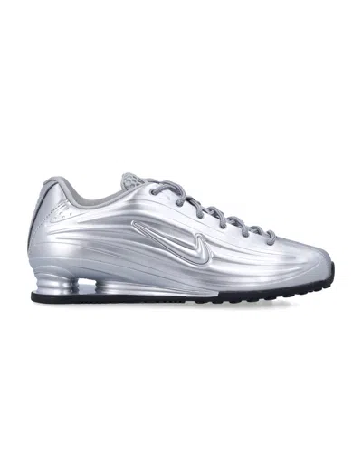Nike Shox Z Low-top Sneakers In Silver