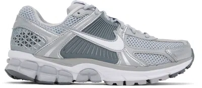 Nike Zoom Vomero 5 Suede Sneakers In Light Gray And White In Grey