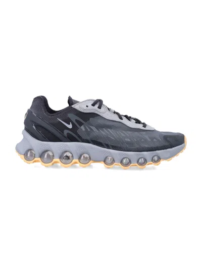Nike Sleek Mini Air Max Dn8 Sneakers In Cool Grey Gym Red