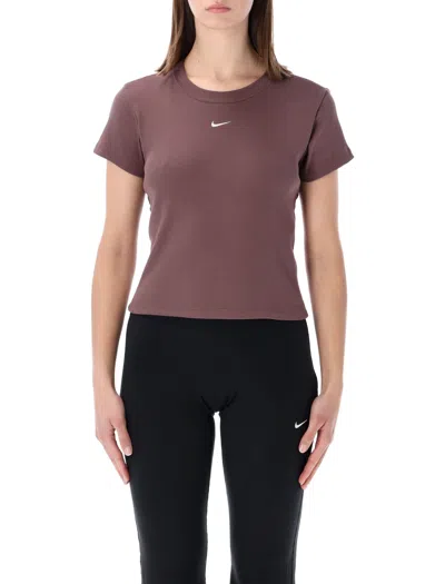 Nike Slim Fit Mini Short-sleeve T-shirt For Everyday Comfort In Brown