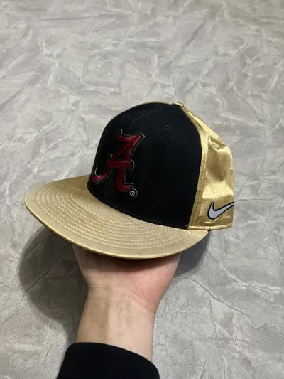 Pre-owned Nike Snapback National Championship 2016 In Black/gold