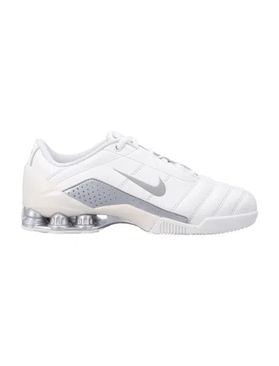 Nike Total 90 Shox Magia Sneakers In White