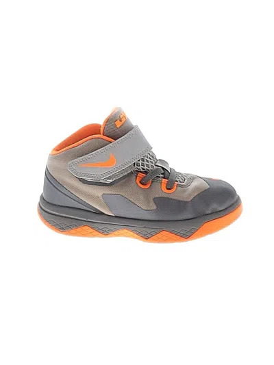 Pre-owned Nike Kids' Sneakers In Gray