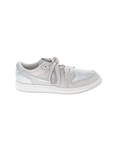 Pre-owned Nike Kids' Sneakers In Silver