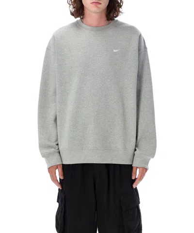 NIKE SOLO SWOOSH SWEATSHIRT