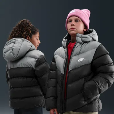 Nike Sportswear All Day Play Big Kids' Therma-fit Loose-fit Puffer Jacket In Black
